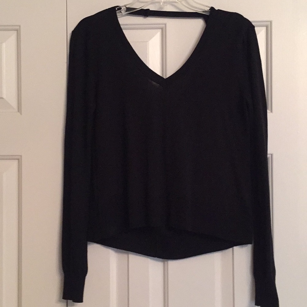 BCBGMAXAZRIA lightweight sweater